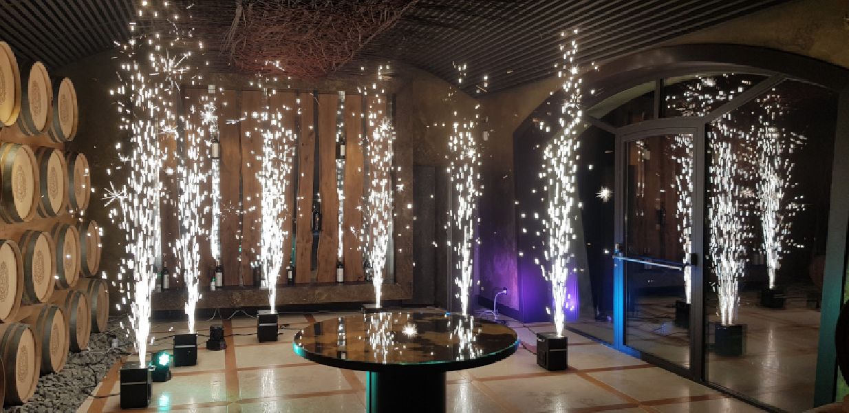 https://www.lucidifireworks.it/immagini_news/1190/spettacolo-pirotecnico-interno-ristorante-poggio-volpi-600.jpg