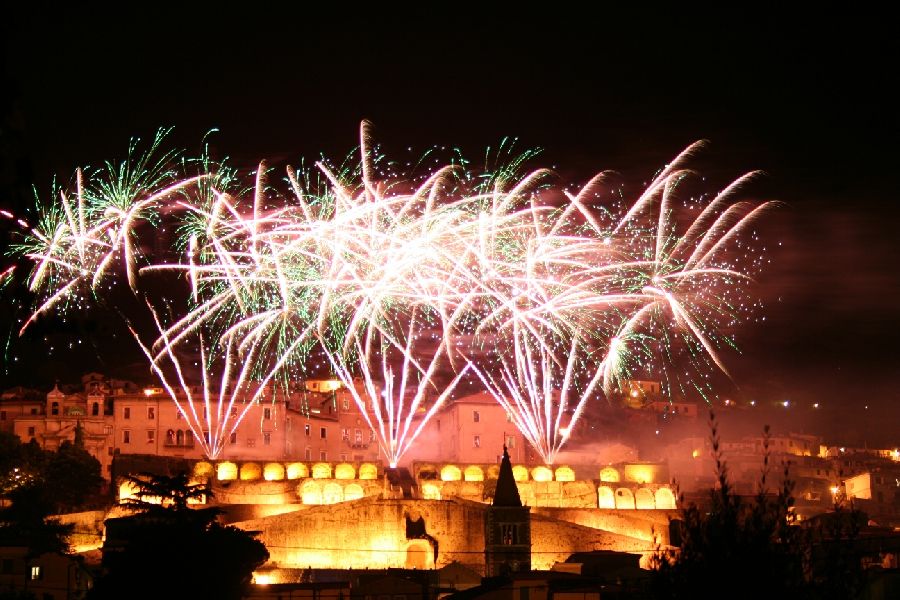 https://www.lucidifireworks.it/immagini_news/953/spettacolo-pirotecnico-palestrina-600.jpg